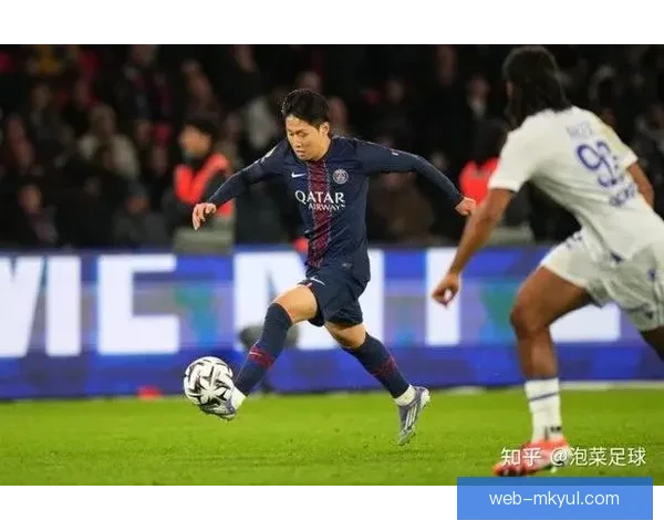 韩国前国脚称大两岁赛场痛苦感