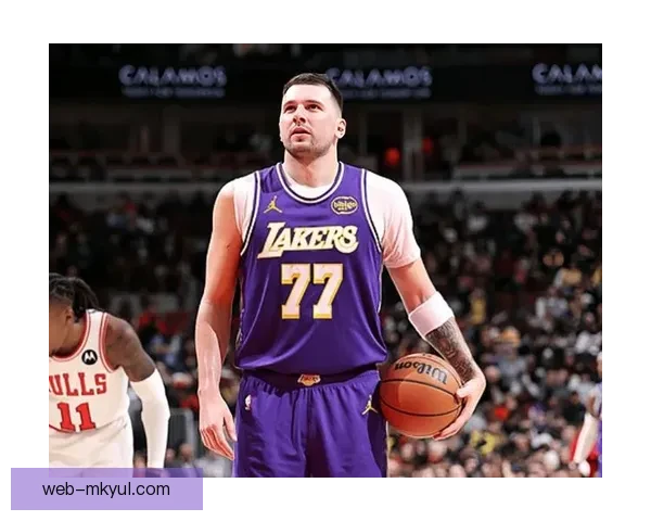 东契奇狂砍51分湖人大胜公牛